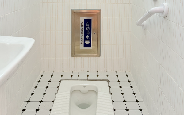 本市扎實推進(jìn)環(huán)衛(wèi)公廁適幼化改造 用心打造兒童友好型城市空間-0529 (2).png