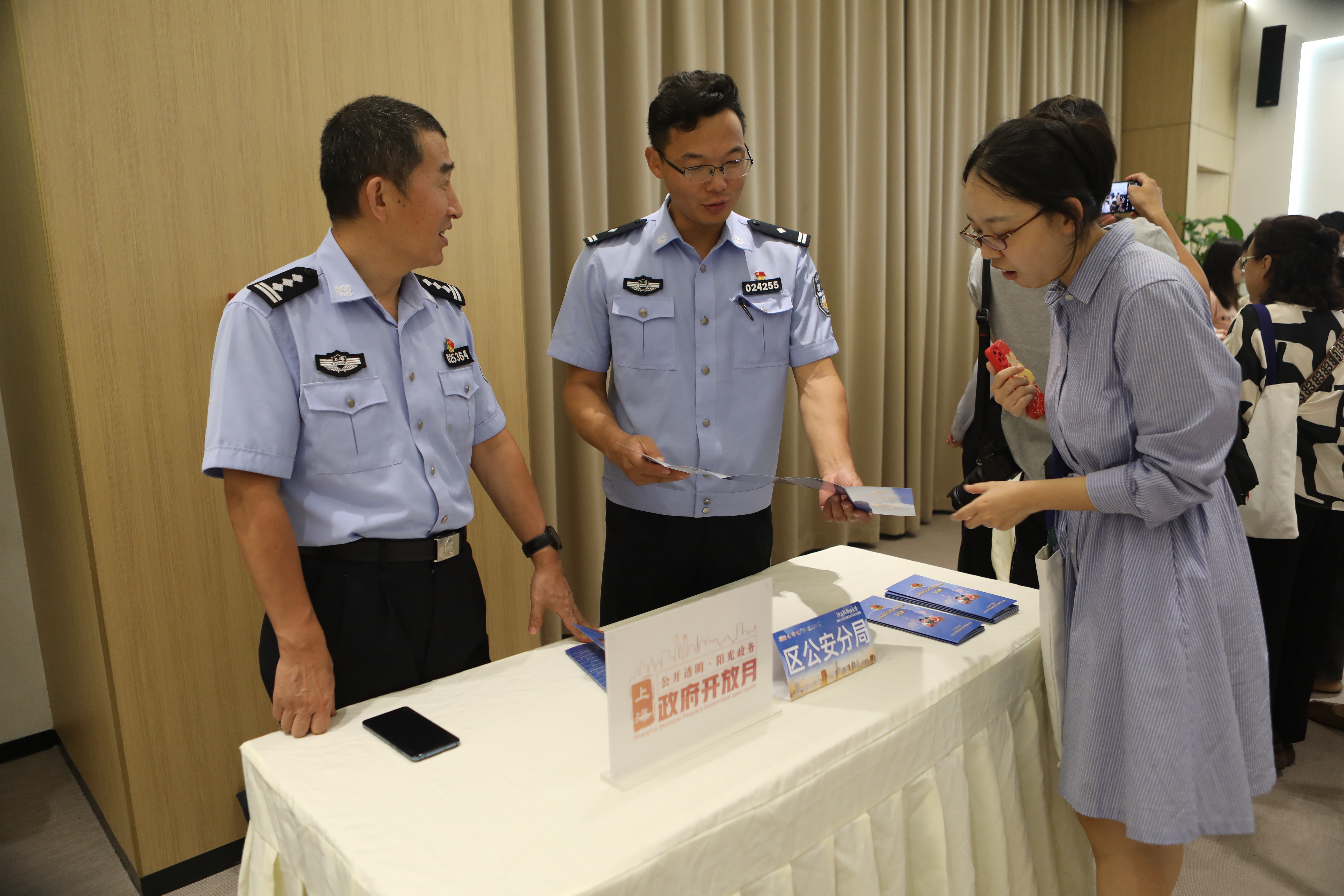 【聽】入場券被“秒光” 長寧這場政策“課堂”有何魅力？4.jpg